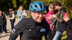 Olly Murs cheered on in charity challenge