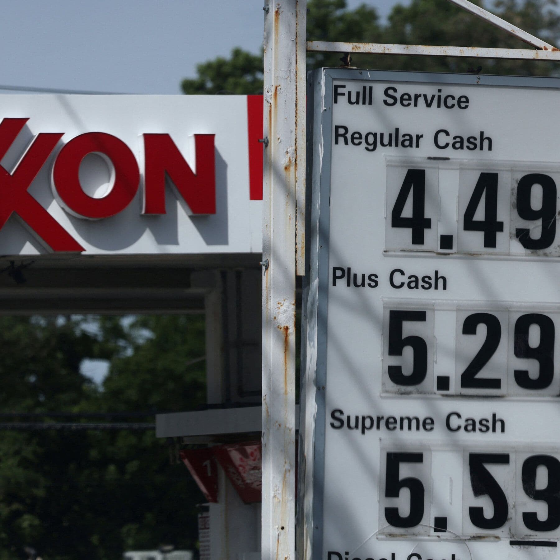 Oil Prices Fall on News of Possible Iran Deal