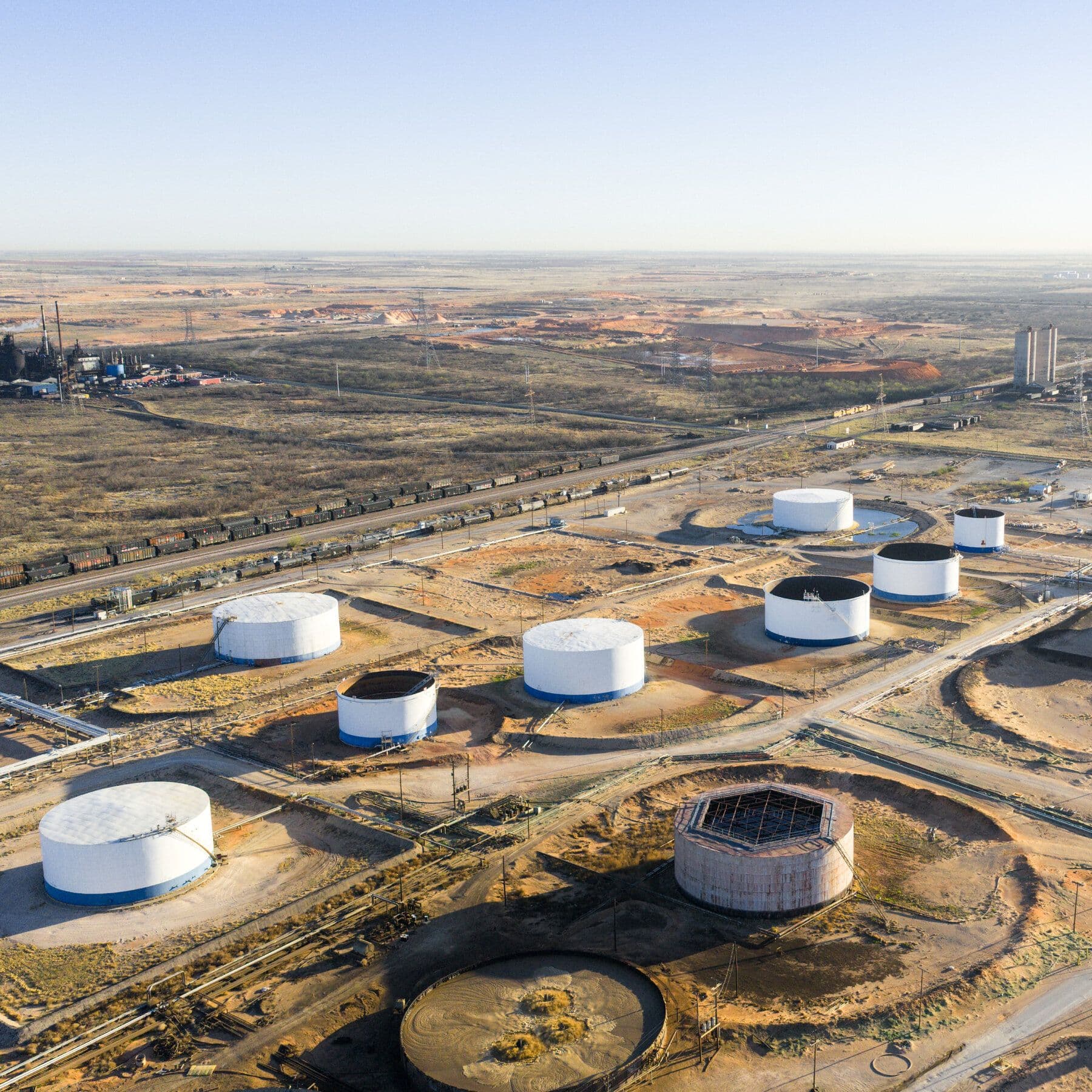 Loss of Emirates Further Weakens OPEC’s Influence