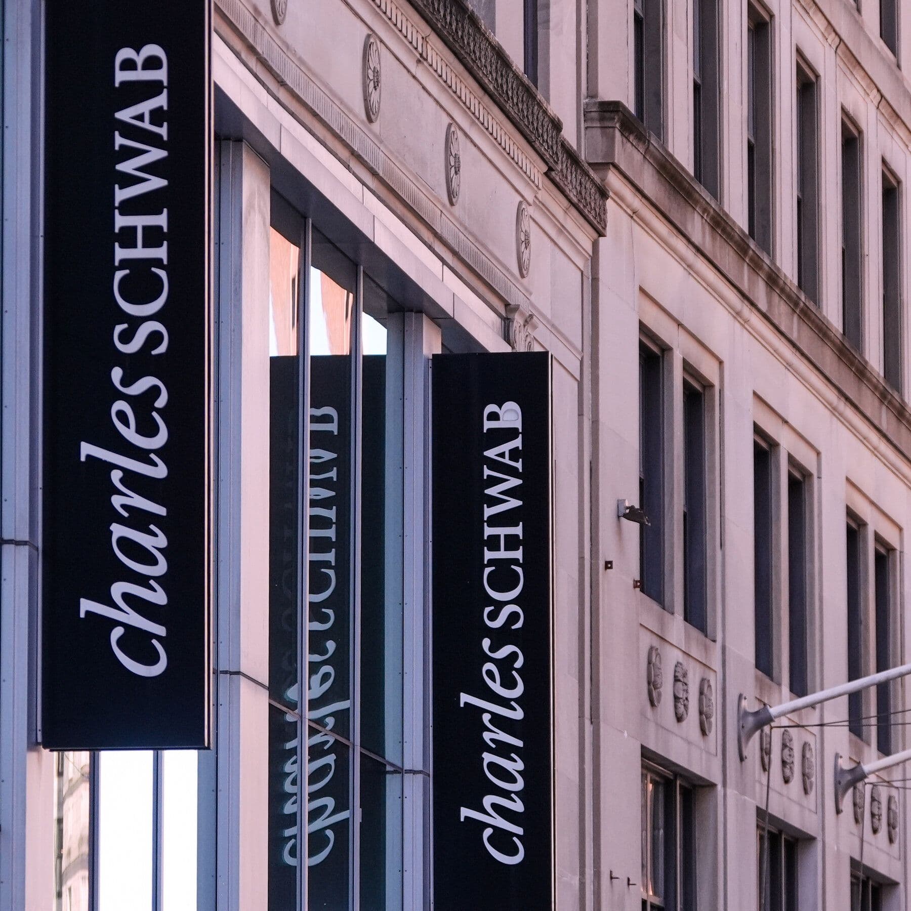 Schwab Affiliate Halts Customer Donations to Southern Poverty Law Center